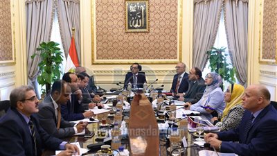 «مدبولي» يستعرض دراسة تطوير ورفع كفاءة الطريق الدائرى و«الساحلي»