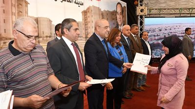 وزير الإسكان: 20 مليار جنيه استثمارات «العاشر من رمضان» خلال 5 سنوات