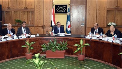 طارق الملا يعتمد نتائج شركة 