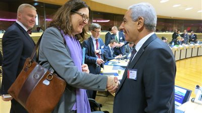 وزير التجارة يبحث مع نظيرته الأوروبية توسيع نطاق اتفاقية التجارة الحرة