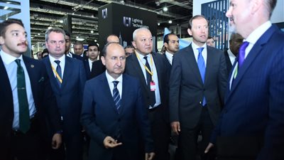 افتتاح فعاليات المعرض والمنتدى التجاري للأسبوع الصناعي الكبير