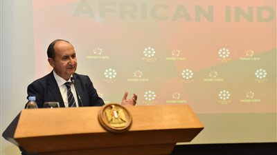 وزير التجارة يدعو الشركات المصرية والروسية لإقامة استثمارات مشتركة 