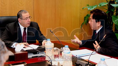 بالصور.. وزير 