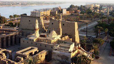 ارتفاع نسبة الإشغال السياحي بالفنادق الثابتة في الأقصر إلى 64%