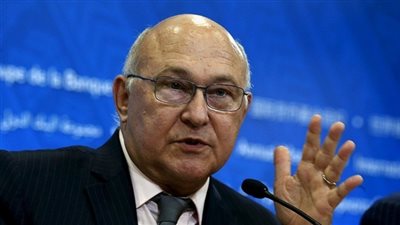 وزير المالية الفرنسي يحذر من استمرار هبوط أسعار النفط