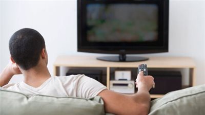 دراسة : الجلوس على الأريكة تضاعف مخاطر إصابتك بالسكر