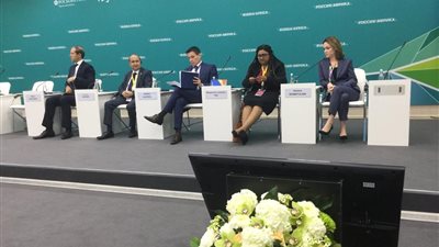 وزير التجارة يدعو الشركات الروسية لإنشاء مراكز لوجستية للحبوب في مصر