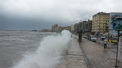 إغلاق ميناء السخنة بالسويس بسبب سوء الأحوال الجوية