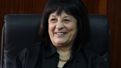 ليلى إسكندر: مواقع التواصل الاجتماعي تؤثر على عمليات التداول بالبورصة 