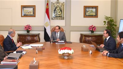 الرئيس السيسي يتابع الموقف التنفيذي لخطة تطوير قطاع الاتصالات