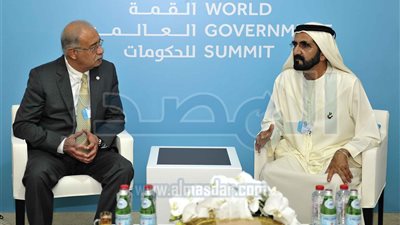 رئيس الوزراء يلتقي الشيخ محمد بن راشد على هامش القمة العالمية للحكومات بدبي