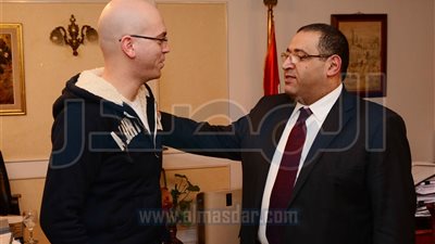 وزير الاستثمار يتبنى فكرة مشروع صغير لأحد شباب الخريجين