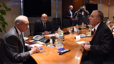 رئيس الوزراء يؤكد أهمية االتنسيق بين السلطتين التنفيذية والتشريعية