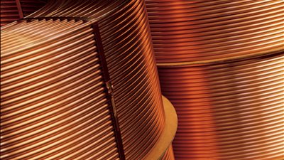 النحاس عند أعلى مستوى له في أسبوع بـ 6,796 دولارا للطن