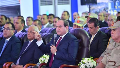 السيسي يفتتح عددا من المشروعات القومية في السويس وجنوب سيناء