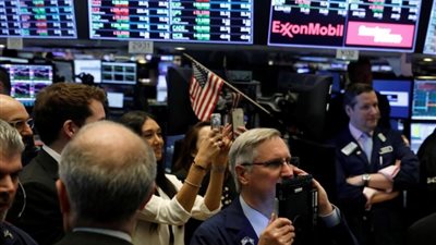 داو جونز يهبط 2% مع اشتداد الصراع التجاري بين أمريكا والصين