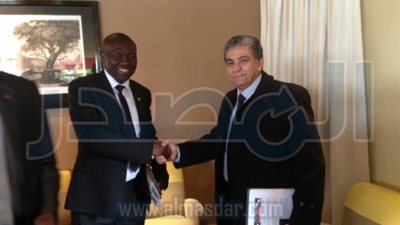 وزير البيئة يلتقى نظيره الكونغولى لبحث سبل التعاون بين البلدين