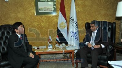 بالصور.. وزير النقل يبحث مع السفير الياباني سبل التعاون بين البلدين