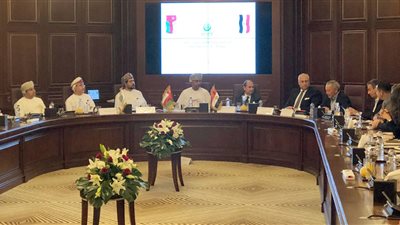 وزيرالتجارة يترأس الاجتماع الأول لمجلس الأعمال المصري العماني بمسقط