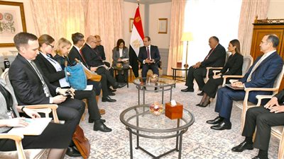 السيسي: نتطلع لجذب مزيد من الاستثمارات الألمانية إلى مصر