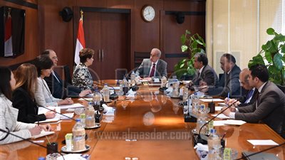 رئيس الوزراء يؤكد حرص الحكومة علي الحد من مخاطر تغير المناخ