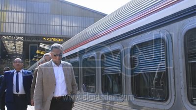 وزير النقل يتابع انتظام جداول التشغيل في محطات مترو الأنفاق ومحطة مصر