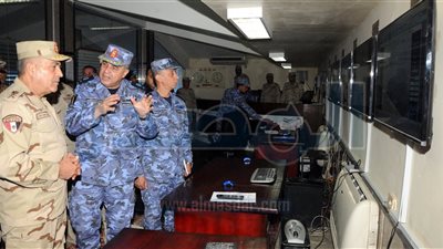 الفريق محمود حجازى يتفقد العناصر المشاركة بتدريب 