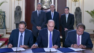 توقيع اتفاق تأسيس شركة لإنشاء محطة متعددة بميناء الاسكندرية