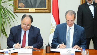 مذكرة تفاهم بين «الاتصالات» و«المالية» لإنهاء التشابكات وتحسين الخدمات