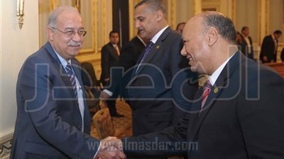 رئيس الوزراء يؤكد اهتمام الحكومة بأبناء المحافظات الحدودية