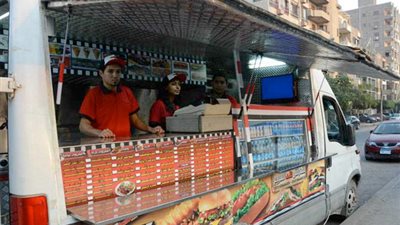 البرلمان يوافق على مشروع قانون وحدات بيع الأطعمة المتنقلة