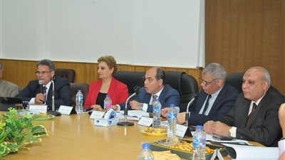 وزير المالية يوجه بالإسراع في تطوير البنية التحتية لتنفيذ التحول الرقمي