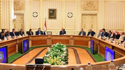 رئيس الوزراء: تطوير القاعدة الصناعية أولوية قصوى في برنامج الحكومة