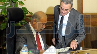 مجلس المحافظين يقرر تركيب عدادات كودية للكهرباء والمياه للحد من سرقة التيار