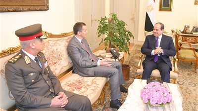 السيسي يبحث مع وزير دفاع الجبل الأسود سبل تعزيز التعاون العسكري