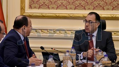 «مدبولي» يتابع إجراءات تطبيق الحد الأدنى للأجور وتسوية النزاعات الضريبية