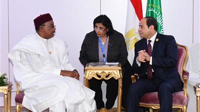 السيسي يعزي رئيس النيجر في ضحايا الحادث الإرهابي بأحد معسكرات الجيش