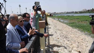 رئيس الوزراء يتفقد مشروع محور بحيرة الصيادين بالإسماعيلية