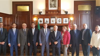 محمد الأتربى يكرم مجلس الإدارة السابق لبنك مصر (صور)