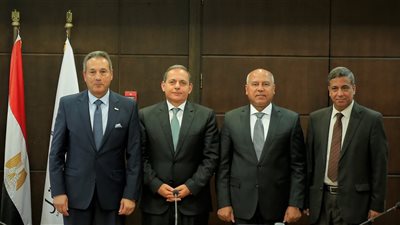 1,8 مليار جنيه من البنك الأهلى وبنك مصر لتطوير الطريق الدائري