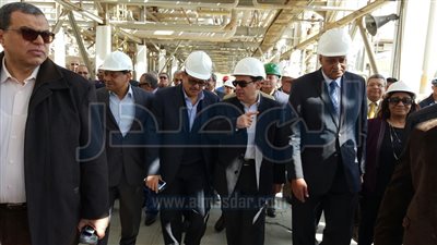 وزير البترول يتفقد عددًا من مشروعات التكرير في السويس