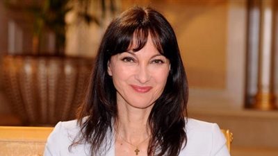 وزيرة السياحة اليونانية تصل القاهرة لبحث سبل التعاون مع مصر