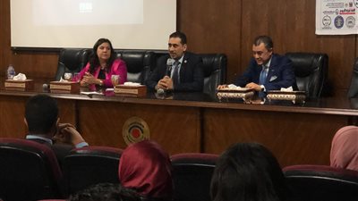 «التجاري الدولي» يشارك في ملتقى كلية «الاقتصاد والعلوم السياسية» التوظيفي