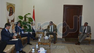 وزير البيئة يبحث مع نظيره القبرصى دعم الاستثمار فى مجال إدارة المخلفات