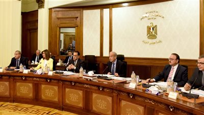 اعتمادات إضافية من صناديق المحافظات لحل أزمة القمامة