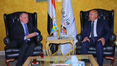 وزير النقل يتلقى دعوة للمشاركة فى المؤتمر العالمي للسلامة على الطرق بالسويد