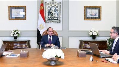 السيسي يوجه بتذليل العقبات التي تواجه المستثمرين والعاملين بقطاع السياحة