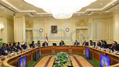 تشكيل مجموعة عمل لمتابعة تنفيذ مبادرات تحفيز الصناعة والسياحة والإسكان