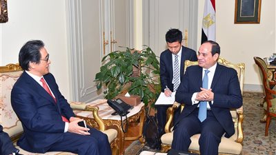 السيسي يبحث مع رئيس هيئة 