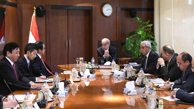 رئيس الوزراء يدعو الشركات اليابانية للاستثمار بالمشروعات القومية